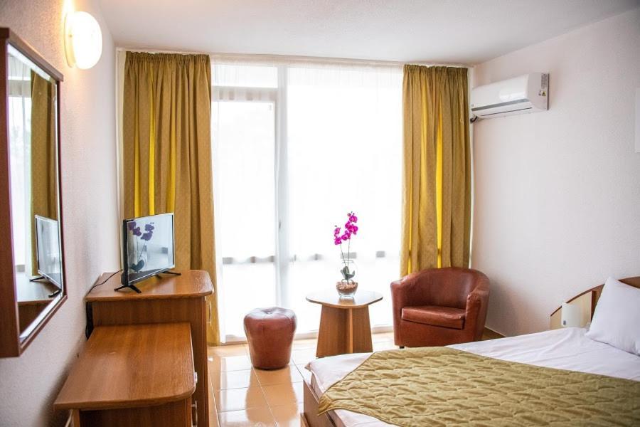 סאטורן Hotel Mures מראה חיצוני תמונה
