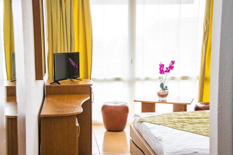 סאטורן Hotel Mures מראה חיצוני תמונה