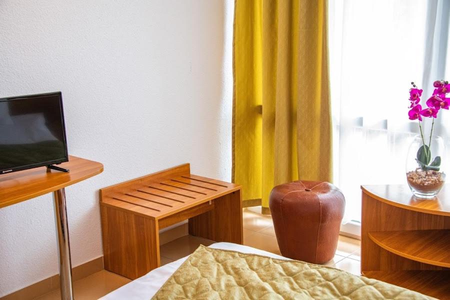 סאטורן Hotel Mures מראה חיצוני תמונה