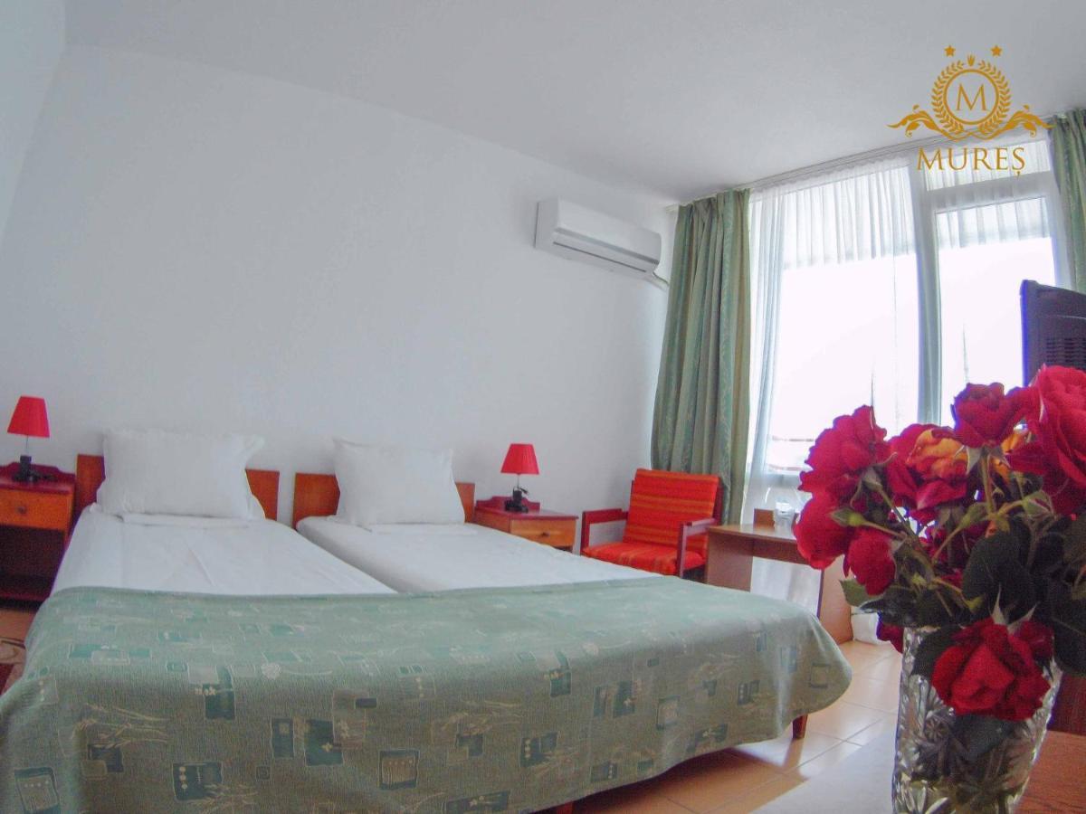 סאטורן Hotel Mures מראה חיצוני תמונה