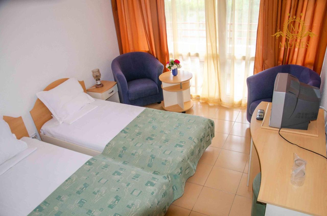 סאטורן Hotel Mures מראה חיצוני תמונה